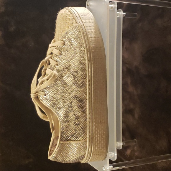 Vince Camuto Reptile Embossed and Knit Overlap Platform Sneaker EUC - Picture 4 of 9